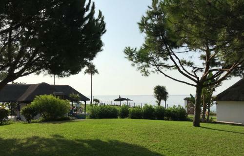 Apartamento Mi Capricho, Beachfront, Grownfloor, Private Garden & Terrace