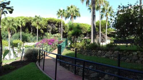 Apartamento Mi Capricho, Beachfront, Grownfloor, Private Garden & Terrace