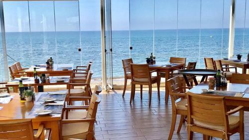Apartamento Mi Capricho, Beachfront, Grownfloor, Private Garden & Terrace