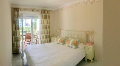 Apartamento Mi Capricho, Beachfront, Grownfloor, Private Garden & Terrace
