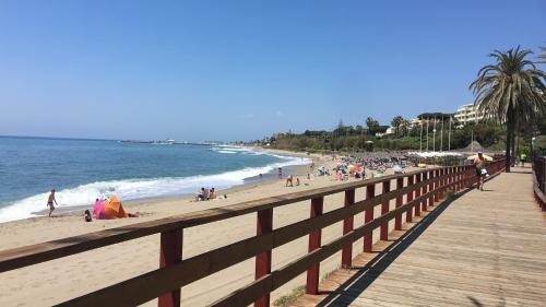 Apartamento Mi Capricho, Beachfront, Grownfloor, Private Garden & Terrace