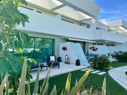 Villa Serenity By The Sea In La Cala