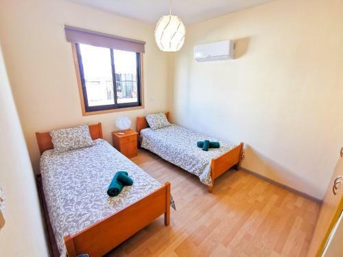 Lazy Days Pool Apartments