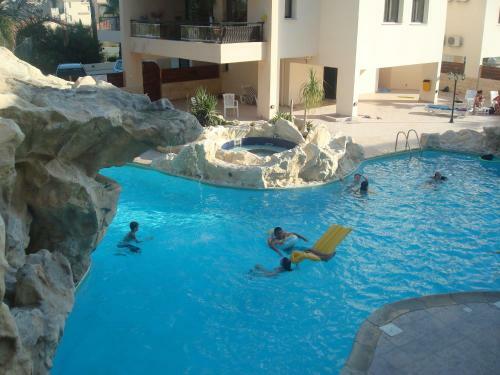 2-bedroom Apartment With Swimming Pool In Larnaca
