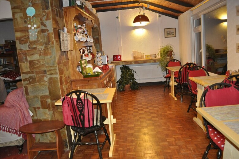 Hostal High Noon Guest House