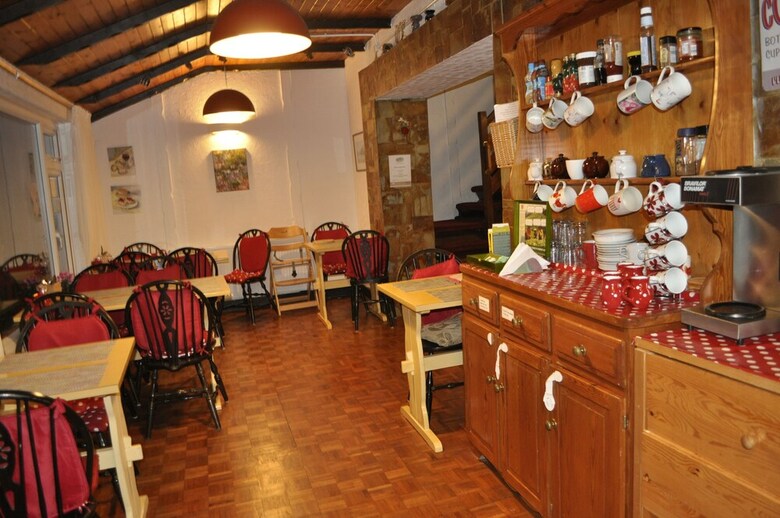 Hostal High Noon Guest House