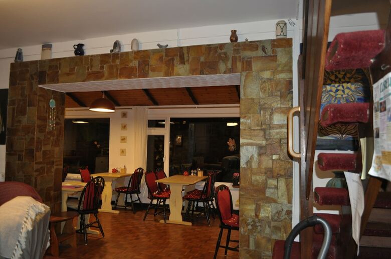 Hostal High Noon Guest House