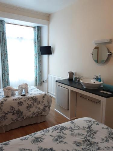 Hostal Connaught Guest House