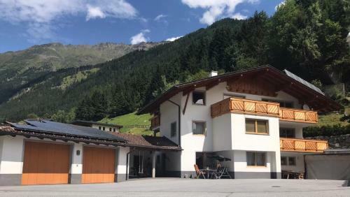 Apartamento Ferienwohnung Sturm Pitztal