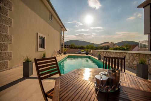 Villa Nalla Near Dubrovnik With Pool