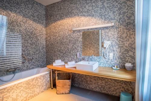 Hotel La Merveilleuse By Infiniti Resorts