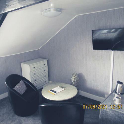 Hostal Croyland Guest House