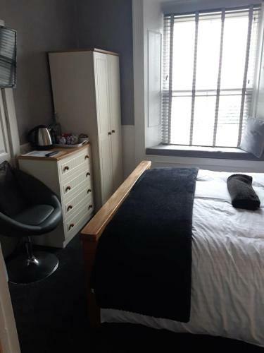 Hostal Croyland Guest House
