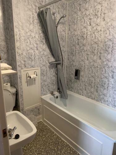 Hostal Croyland Guest House