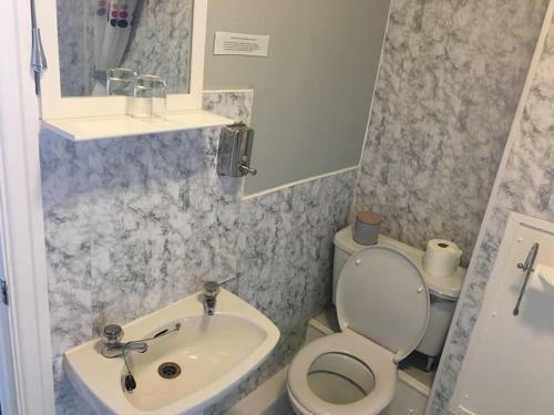 Hostal Croyland Guest House