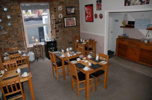 Hostal Croyland Guest House