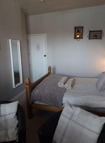 Hostal Croyland Guest House