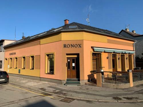 Hostal Penzion Ronox