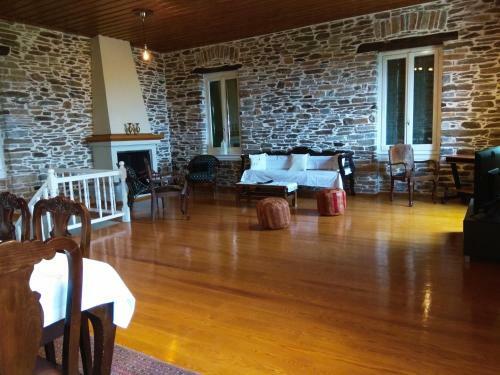 Villa Marina Traditional Stonehouse