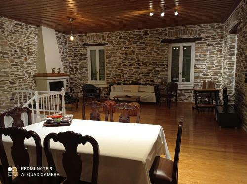Villa Marina Traditional Stonehouse