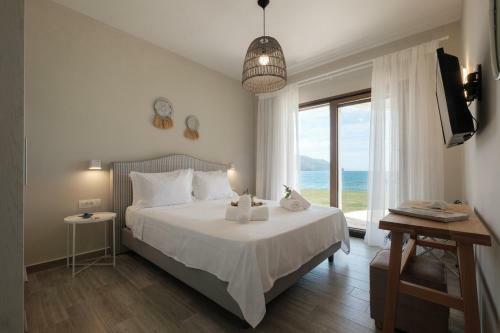 Armikes Beachfront Suites Afionas