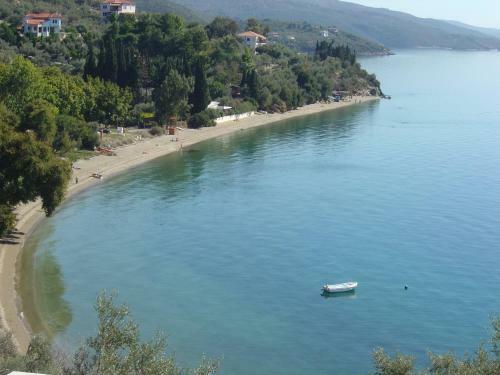 Villa Beachfront Home For 8, Kalifteri Beach, Afissos