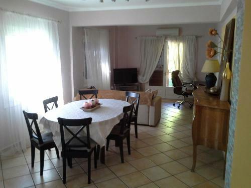 Villa Beachfront Home For 8, Kalifteri Beach, Afissos