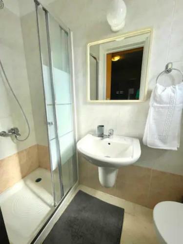 Apartamento 3-bdr Modern Apt. With Panoramic View Of Nicosia