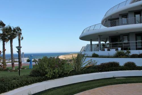 Infinity View Lovely Apartment