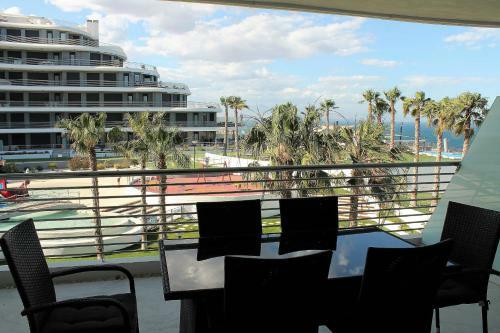 Infinity View Lovely Apartment
