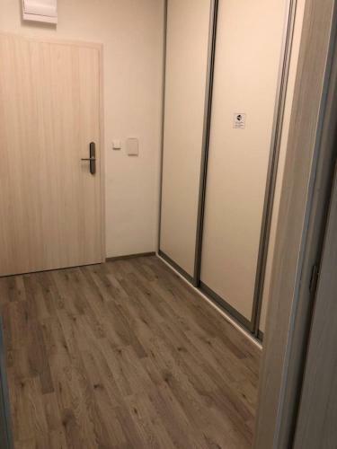 Apartm�ny Skuhersk�ho