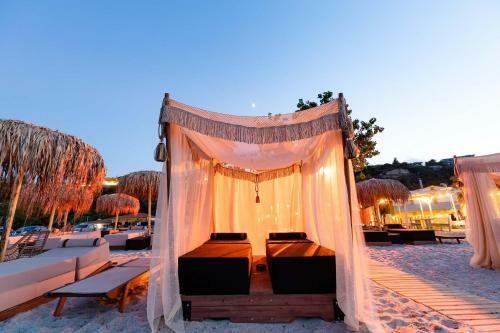 Hotel Limna Beach