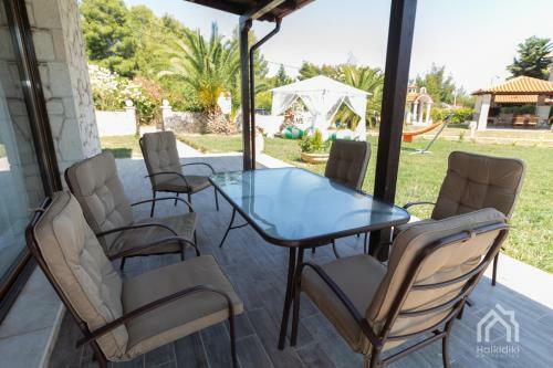 Villa Y Sea View