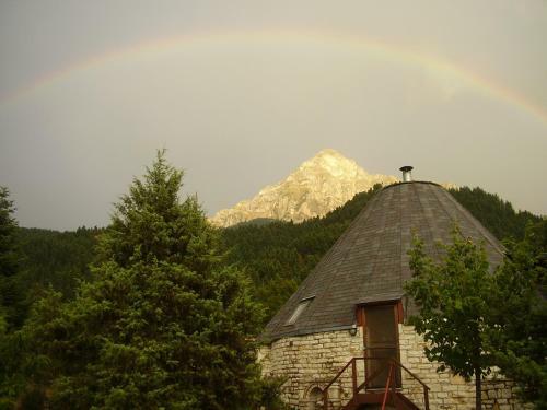 Lodge Theasis-igloo