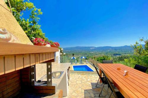 Villa Dinos
