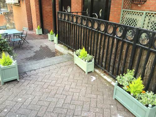Surtees Hotel