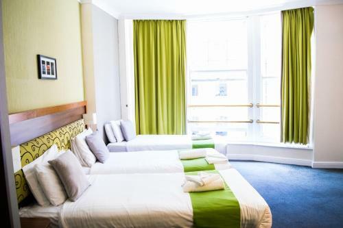 Surtees Hotel