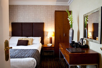 Waterside Hotel