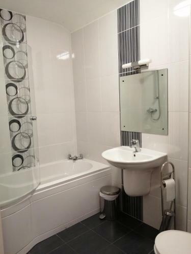 Sutherlands Hotel