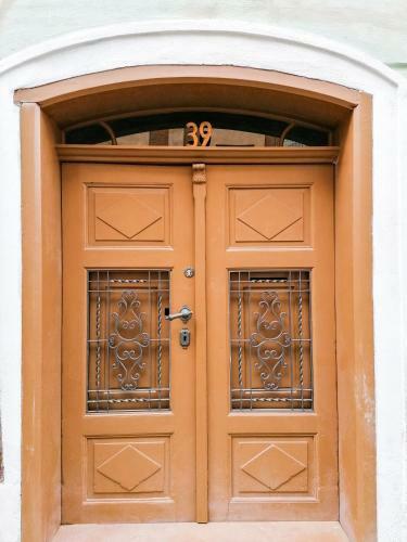 Apartment B B B