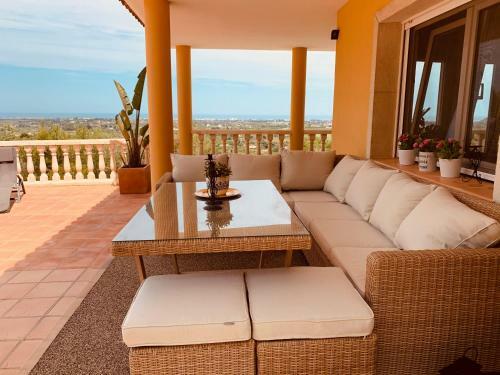 Denia Seaview Golf, Tennis & Beach Villa