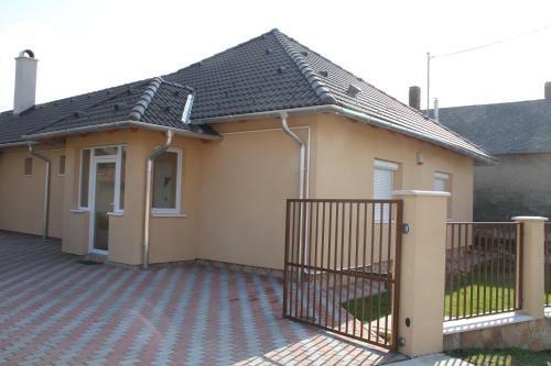 Dzsigol� Apartment