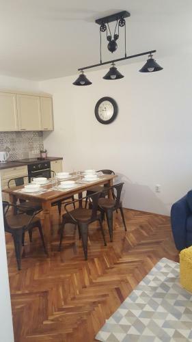 V&a House