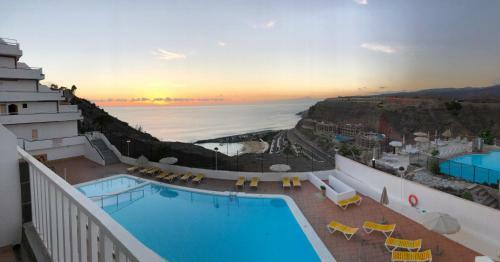 Apartment With Big Pool And Sea View