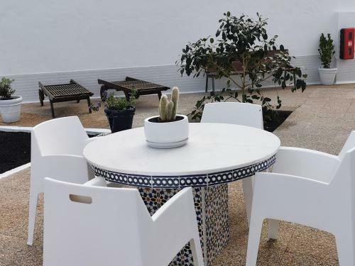 Apartamentos Anjomacar I