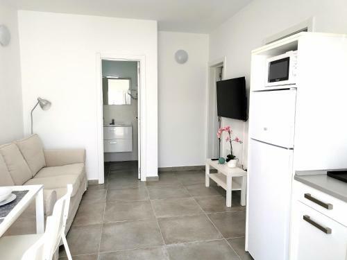 Apartamentos Anjomacar I