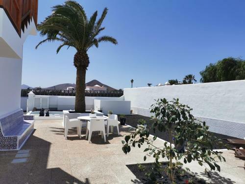 Apartamentos Anjomacar I