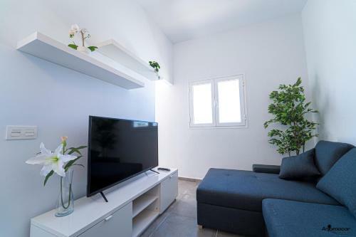 Apartamentos Anjomacar I