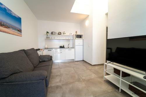 Apartamentos Anjomacar I