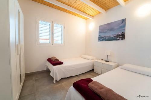 Apartamentos Anjomacar I